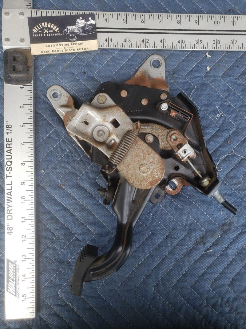 2000-2005 Chevy Impala Emergency Parking Brake Lever Pedal Assembly OEM #1934CN