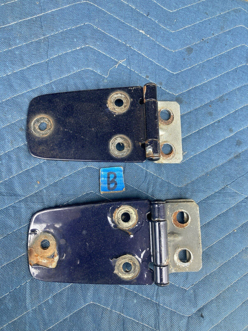 1997-2002 Jeep Wrangler TJ Left Right Hood Hinges Set Hinge OEM #3264M