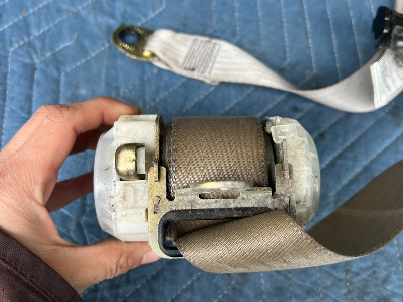2002-2006  Toyota Camry RH Right Front Seat Belt Assembly OEM #104DU