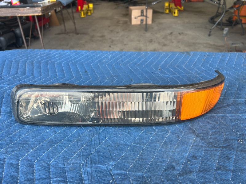 1999-2002 Chevy Silverado GM 1500 2500 Front RH LH Turn Signal Light OEM #1735CN