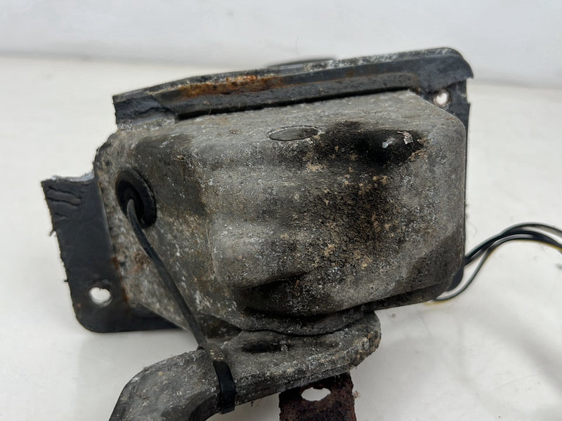 1990-1992 Volvo 740 745 940 Automatic Transmission Shifter Selector Assembly OEM #5972EM