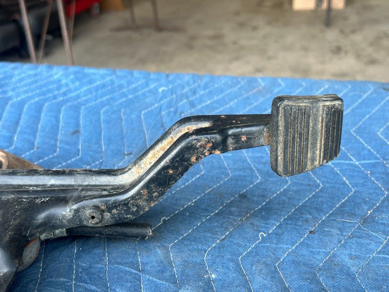 1999-2002 Chevy Silverado GM 1500 2500 Emergency Parking Brake Pedal OEM #1740CN