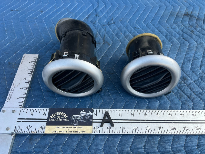 2003-2008 Honda Element DX Pair of Dash Vents LH RH Air Heater AC OEM #1655CN