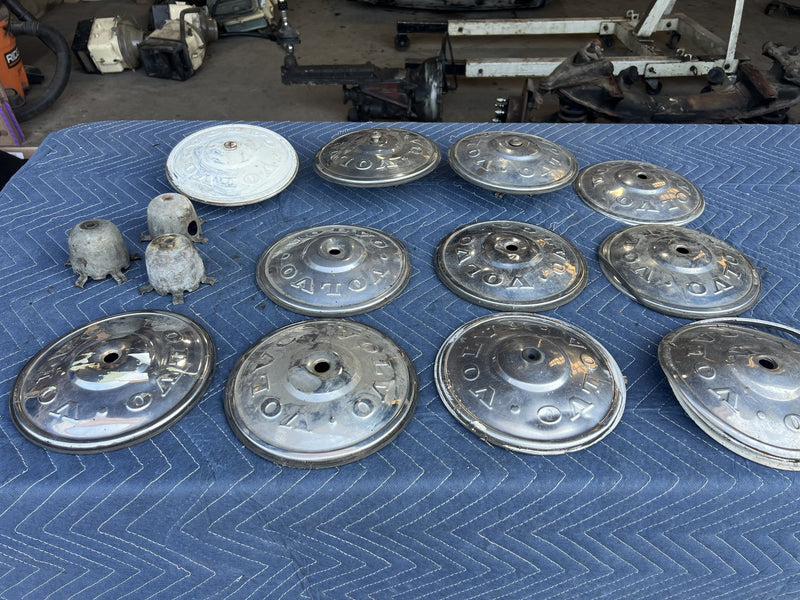 1973 Volvo 140 142 - Hub Cap