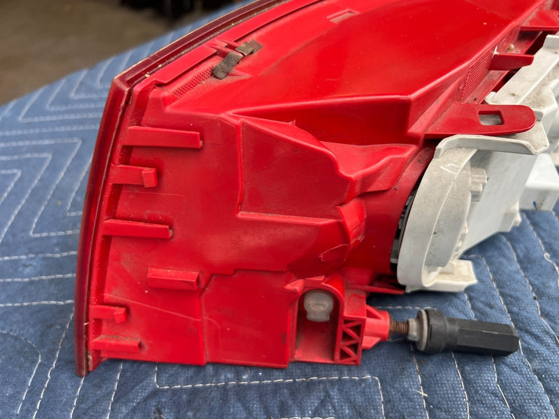 2009-2011 Audi A6 Outer Driver Left LH Tail Light Lamp 4F5945097 OEM #3408EM