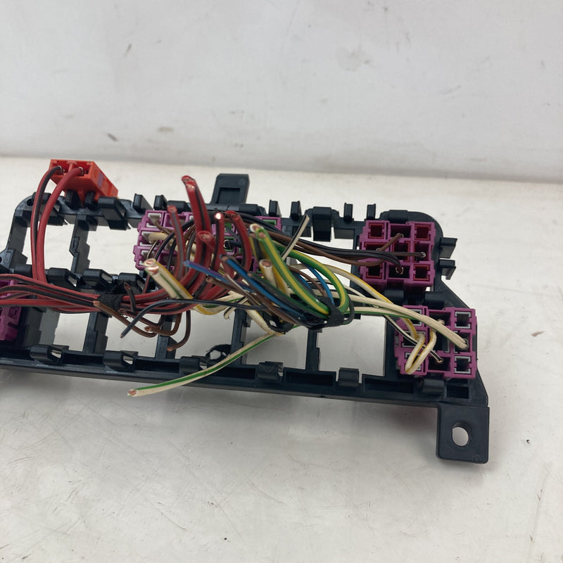 2001-2005 Volkswagen Passat Fuse Relay Box OEM #5533M