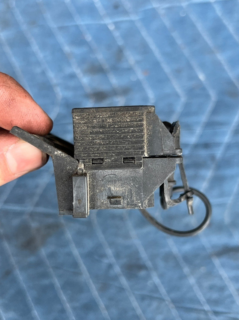 1989-1995 Volvo 740 940 Sedan Diagnostic Connection Box 1363923 OEM #3714EM