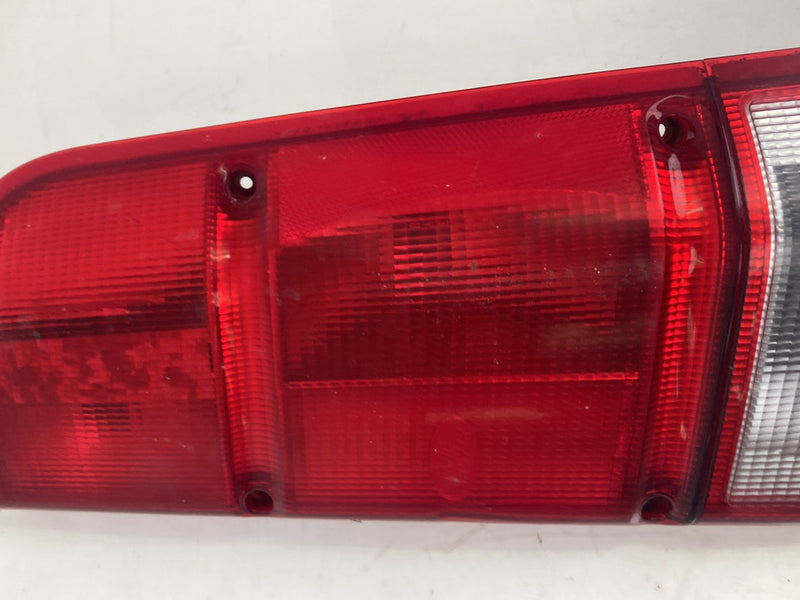 1999-2004 Land Rover Discovery II L550 Tail Light Right Assembly OEM #5073M