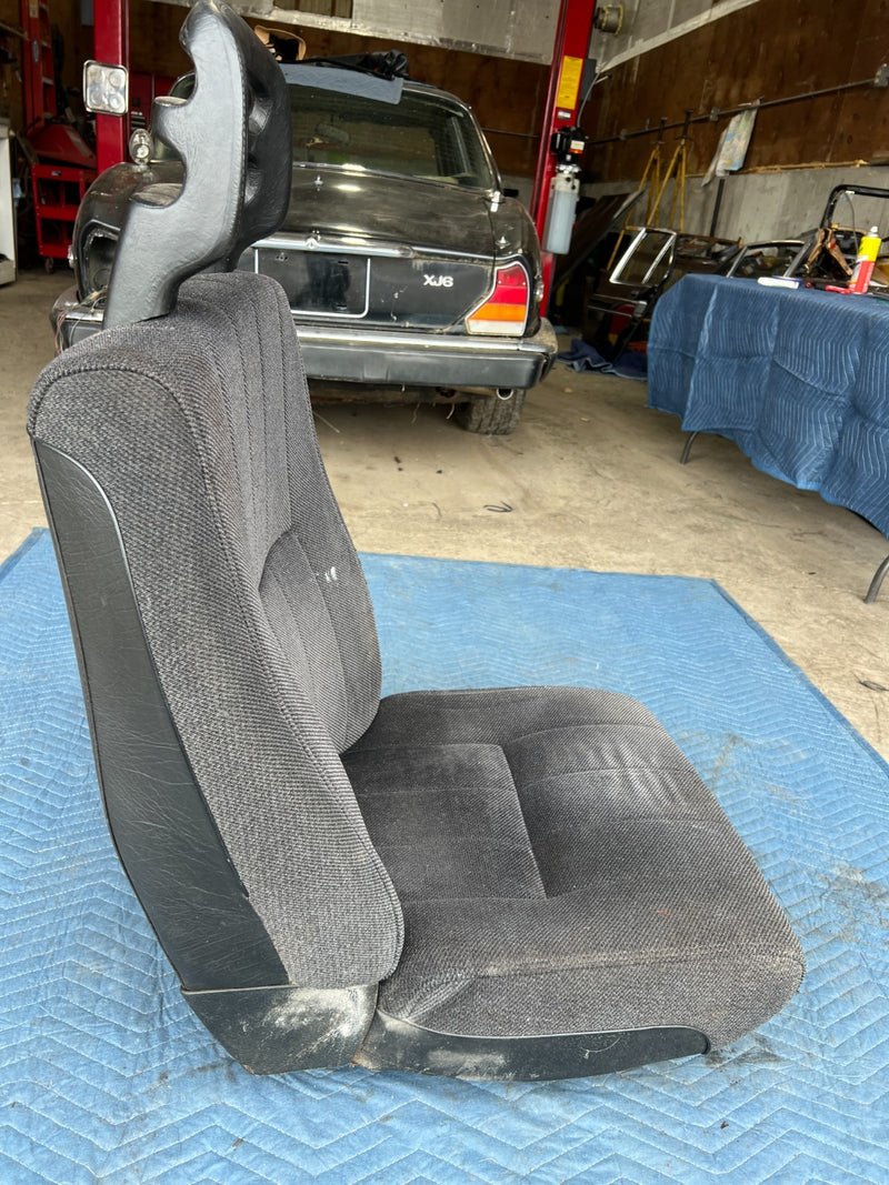 1986-1993 Volvo 240 244 245 Front Driver Left Seat Gray Cloth *NICE* OEM #4406EM