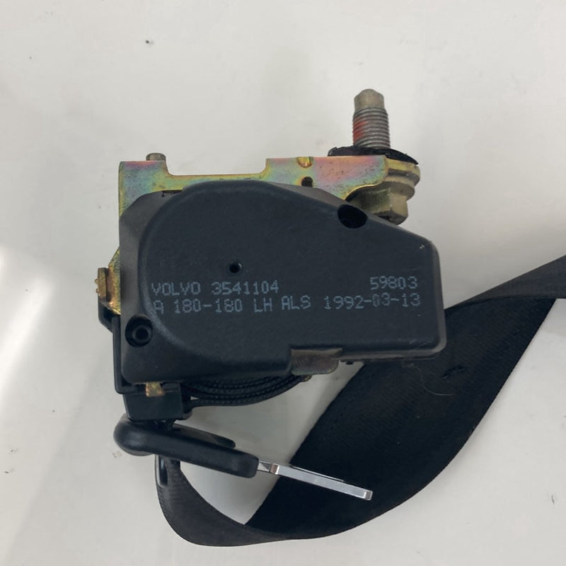 1992 Volvo 940 944 - Rear Seat Belt Buckle Set PN: 3518666