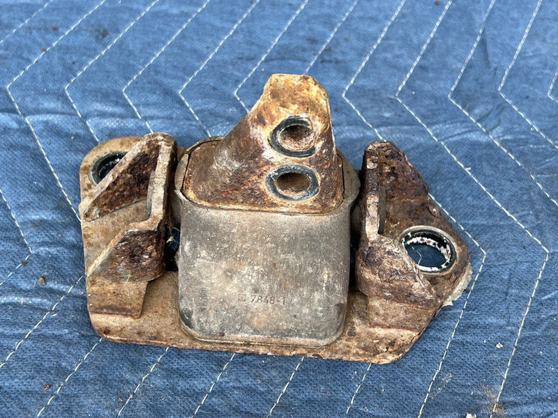 1993-1997 Volvo 850 850R OEM 2.4L 5 Cylinder Engine Motor Mount Pair OEM #4550E
