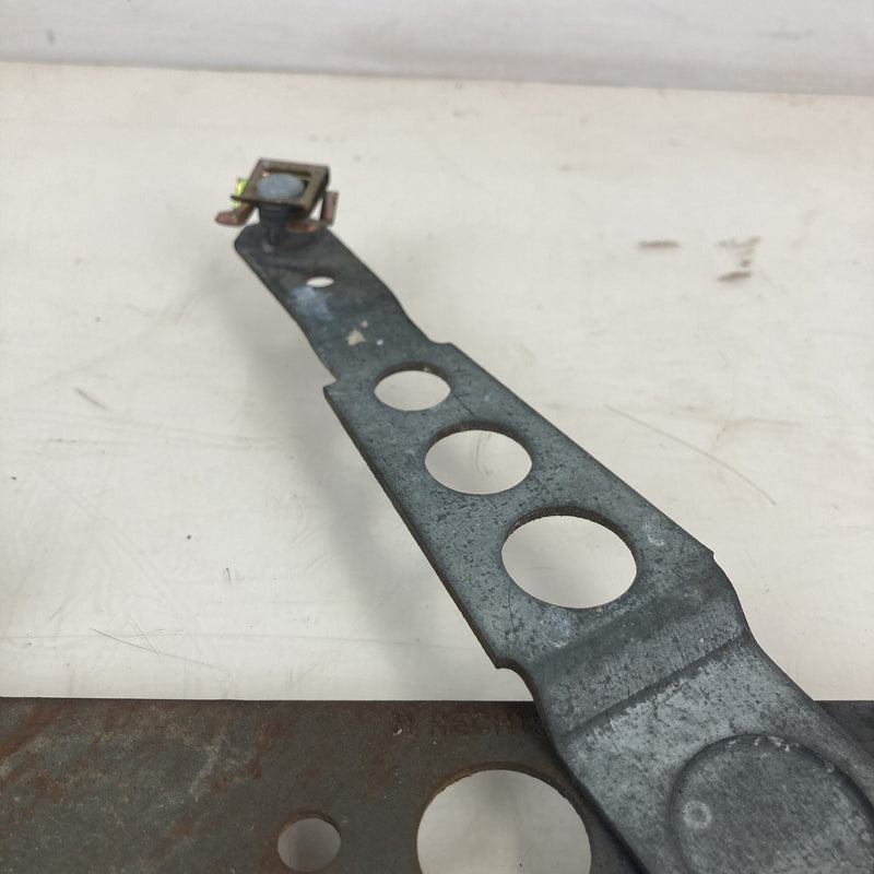 1981-1985 Volvo 240 245 Right Front Manual Window Regulator 1211577 OEM