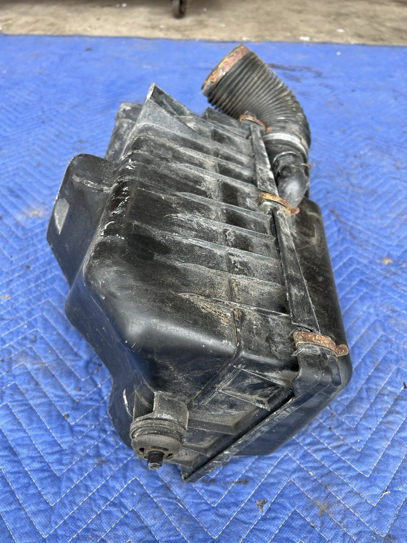 1993-1997 Volvo 850 850R Engine Air Filter Assembly Airbox NA 2.4L OEM #4430E