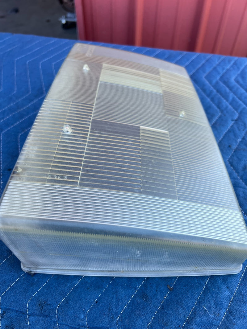 1986-1993 Volvo 240 244 Sedan Front Passenger Right Headlight Lens OEM #4325EM
