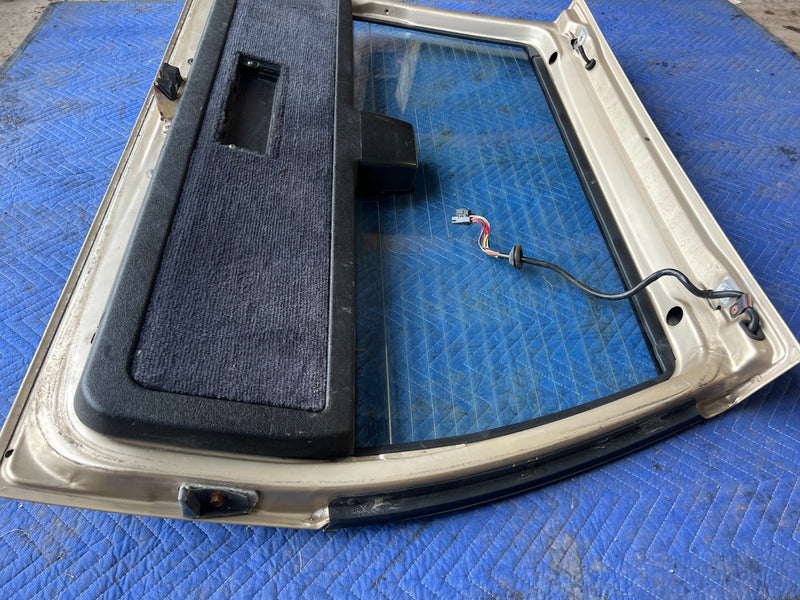 1992-1995 Volvo 940 740 Wagon Only Rear Hatch Assembly w/ Window OEM #3299EM