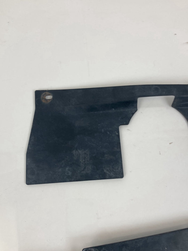 1992 Volvo 940 944 - Radiator Air Dam PN: 1328952 3507061
