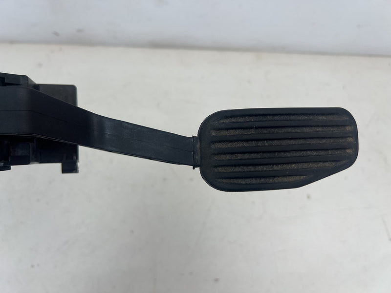 1998-2000 Volvo S70 V70 XC Throttle Accelerator Gas Pedal Assembly OEM #6896EM