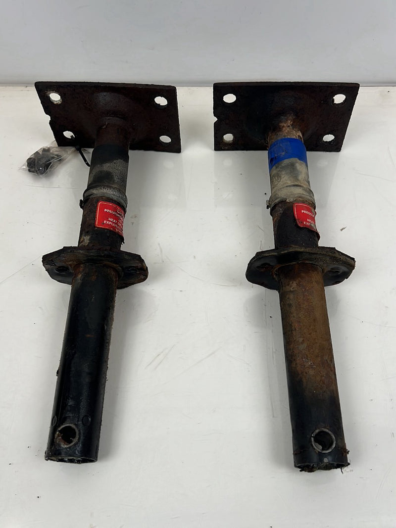 1975-1980 Volvo 244 240 Right & Left Rear Bumper Shock Pair OEM #5336EM