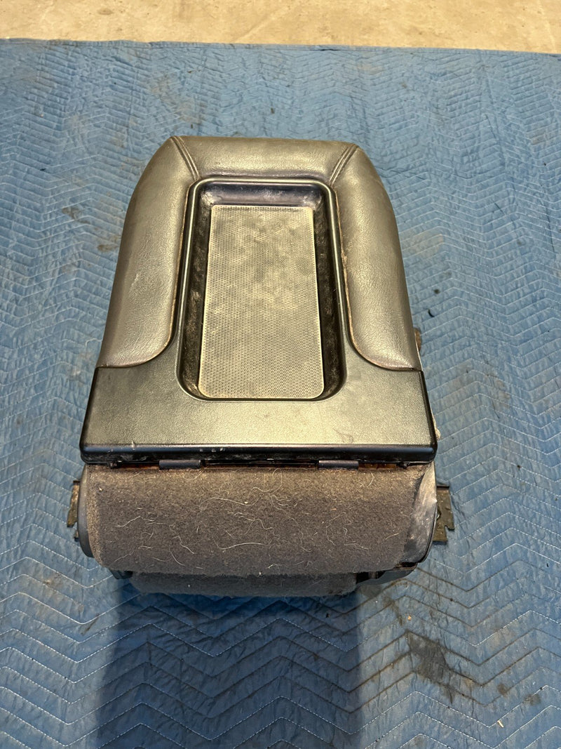 1999-2007 Chevy Silverado Front Center Seat Center Console Arm Rest OEM #1608CN