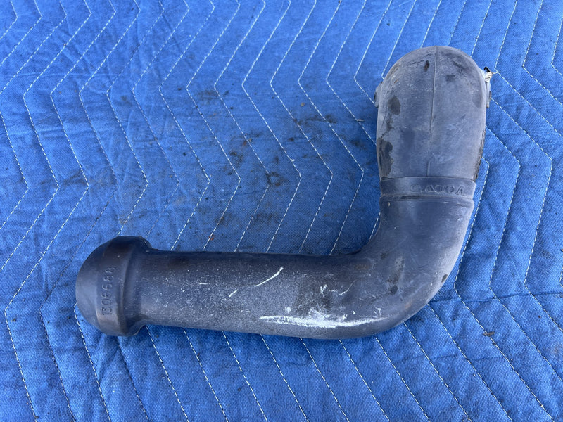 1988 Volvo 240 245 - Air Intake Duct PN: 1306688