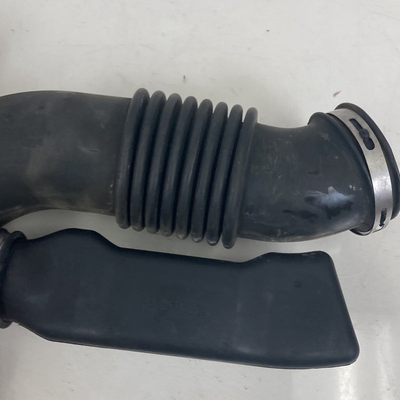 2002-2005 Lincoln Town Car Signature Air Intake Tube 3W7U-9F805-AF OEM #5136M