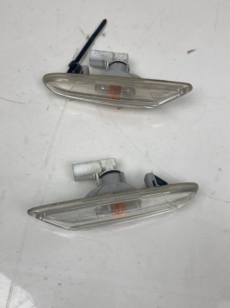 2009 BMW 328i E90 Marker Light 7253325 7253326 OEM