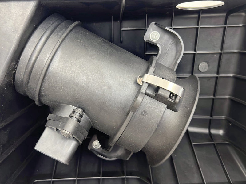 1996-2003 Audi S8 D2 A8 Air Cleaner Filter Housing Box 077133837 OEM #6385EM