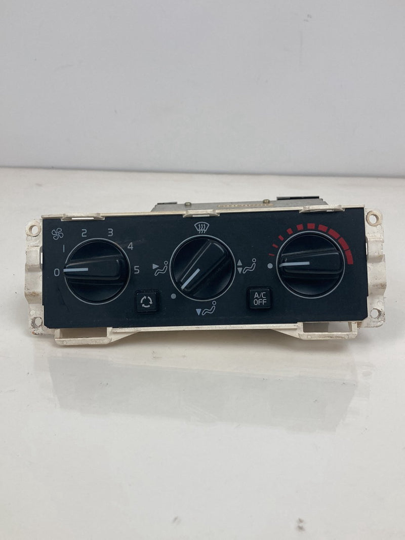 1992 Volvo 940 944 - HVAC Climate Control PN: 3522217W143K