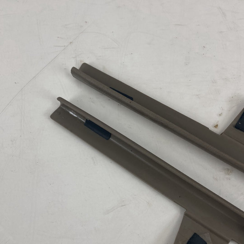 1995-1998 Chevrolet Silverado 2500 GMT400 A Pillar Trim 15959438 15959437 OEM