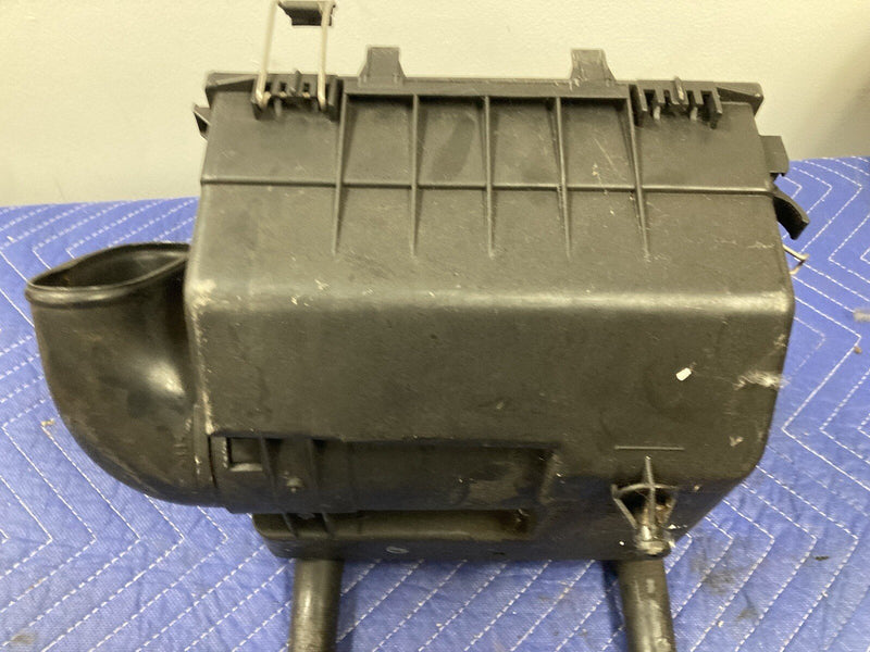 1998-2005 Land Rover Freelander Lower Air Filter Box Assembly OEM #3099M