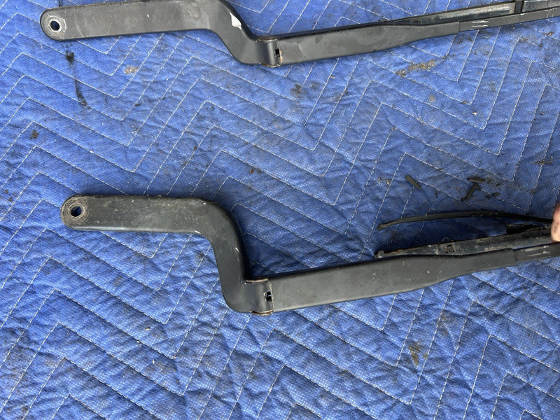 1993-1997 Volvo 850 850R Windshield Wiper Arm Pair Left & Right OEM #4441E