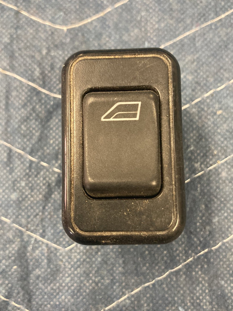 1992-1995 Volvo 940 945 740 Rear Passenger Right Door Window Switch OEM #6409EM