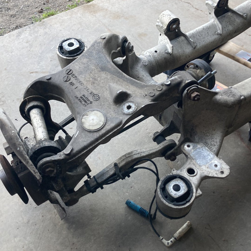 2003-2007 BMW 545i E60 Rear Axle Assembly 1801699349 6759610 6761134 OEM #4982M