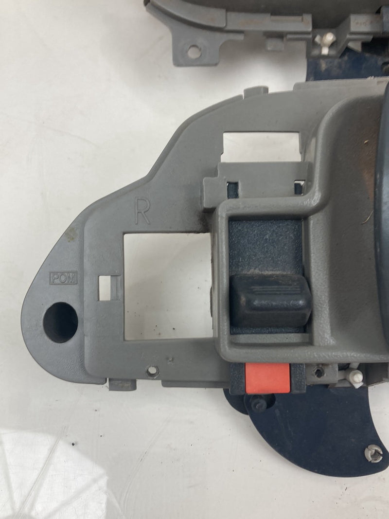1996 Chevrolet Silverado GMT800 - Door Handle Interior PN: 77187 77186