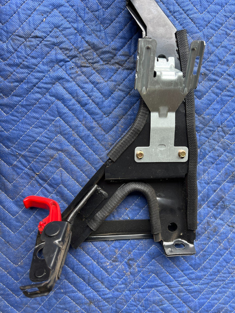 1992-1995 Volvo 940 740 Steering Column Bracket & Hood Latch Release OEM #3270EM