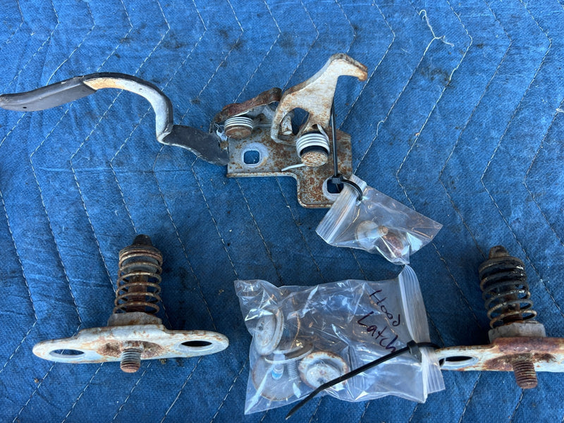 2002-2005 BMW 330xi 325xi E46 Hood Lock Catch Latch Hardware Bonnet OEM #4810EM