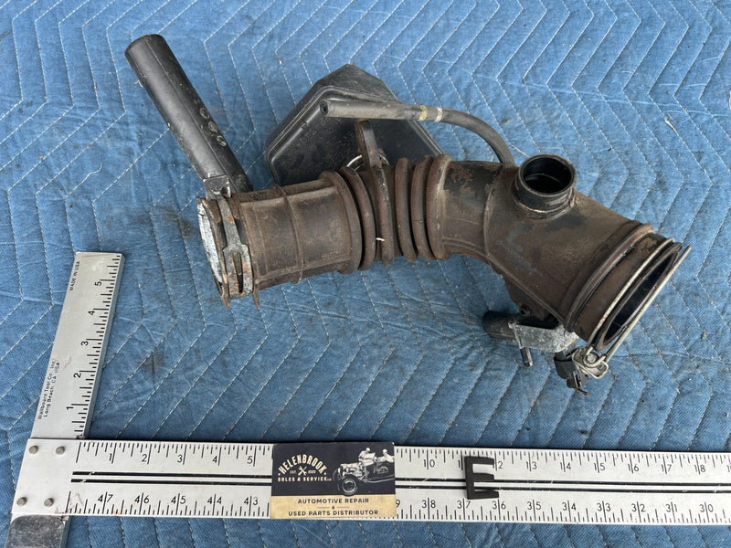 2002-2006  Toyota Camry Engine Intake Duct Tube Hose 17894-28020 OEM #126DU