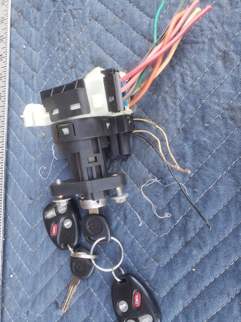 2000-2005 Chevy Impala Ignition Switch Assembly w/ Key 2023235-252C OEM #2171CN