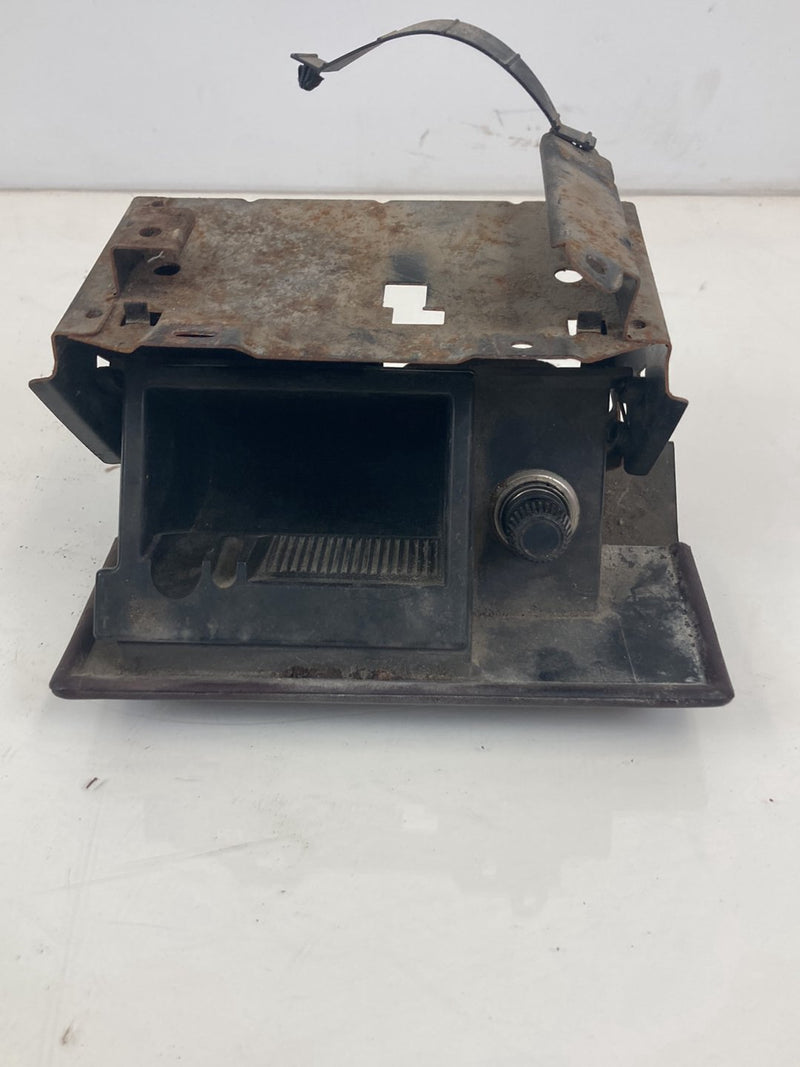1988 Chevrolet Silverado 1500 GMT400 - Ash Tray PN: 26861 19AU85 TNP-3192