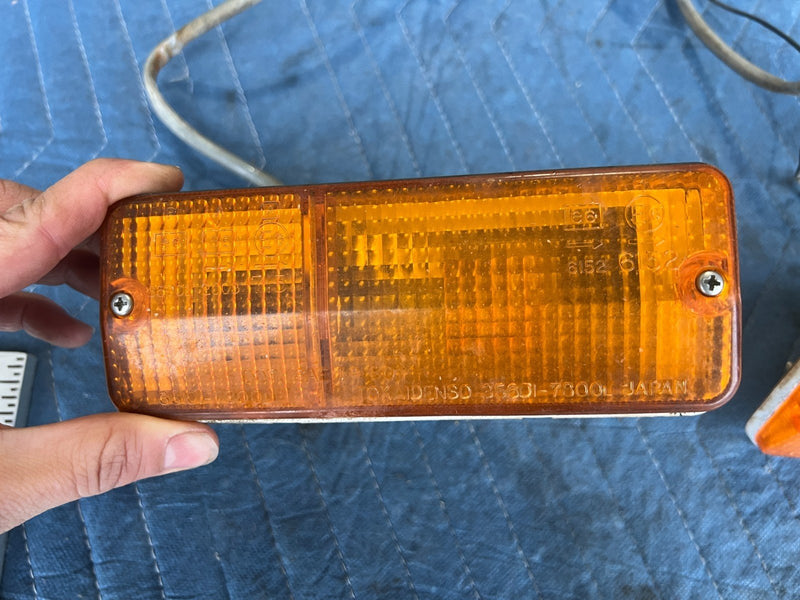 1985-1988 Suzuki Samurai SJ413 Denso Blinker Lights 35615-7800L OEM #2313CN
