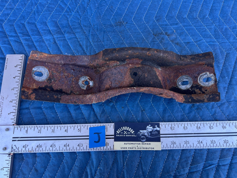 1986-1993 Volvo 240 244 Sedan Center Carrier Driveshaft Bracket Brace OE #4283EM
