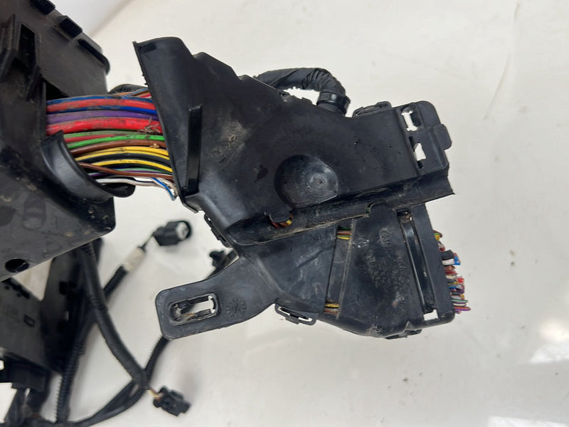 2017-2019 Ford Escape Engine Fuse Box AV6T-14A607-BC AV6T-14A067-AD OEM #5464EM