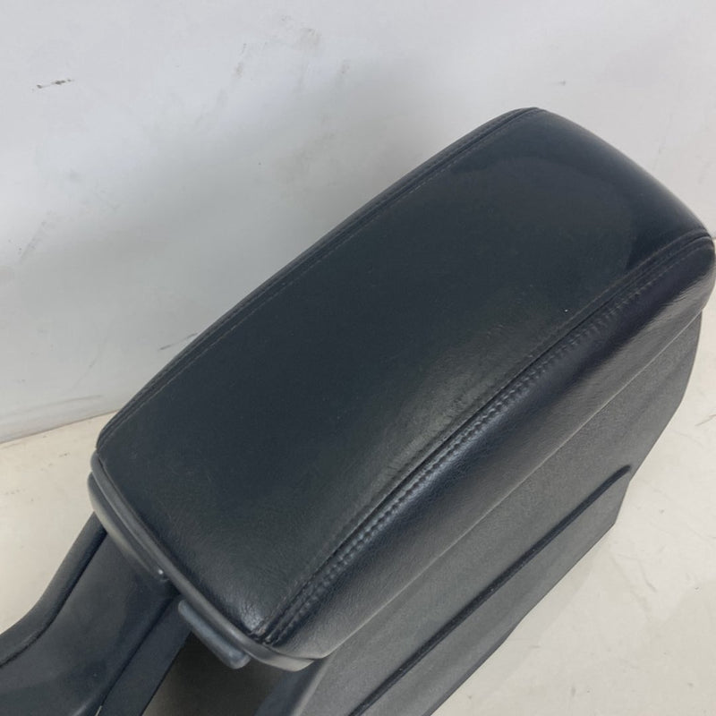1998-2000 Volvo V70 S70 Center Console Storage Assembly OEM #5220M