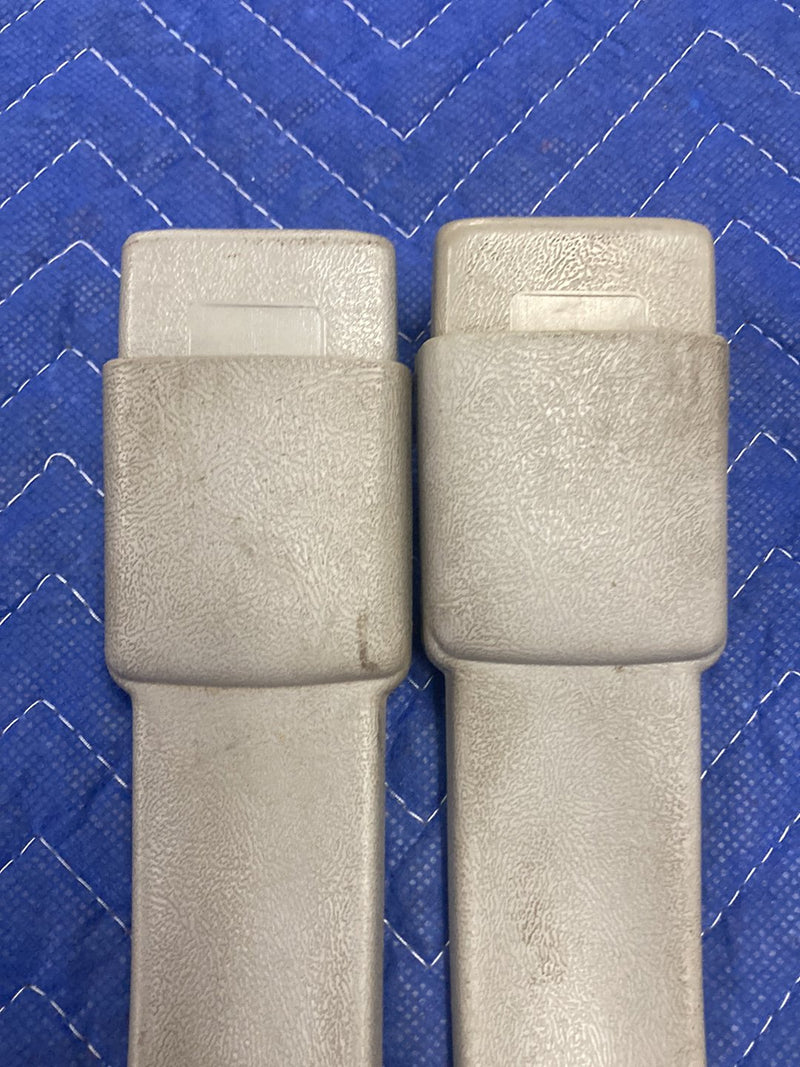 1988-1998 Chevrolet 1500 GMC Left & Right Seat Belt Buckle Pair Beige OE #6404EM
