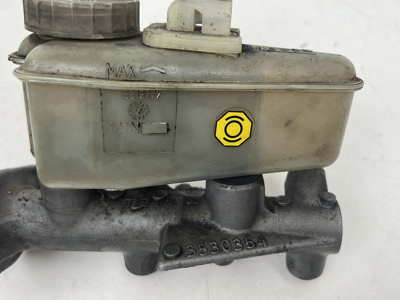 1990-1992 Volvo 740 745 940 Brake Master Cylinder w/ Reservoir 3530354 OEM #5950EM