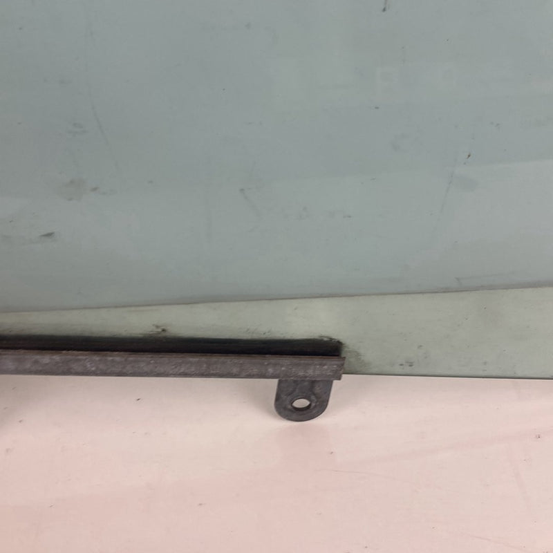 1986-1993 Volvo 240 244 Window Glass Passenger Front 43R-001105 90 OEM #4880M