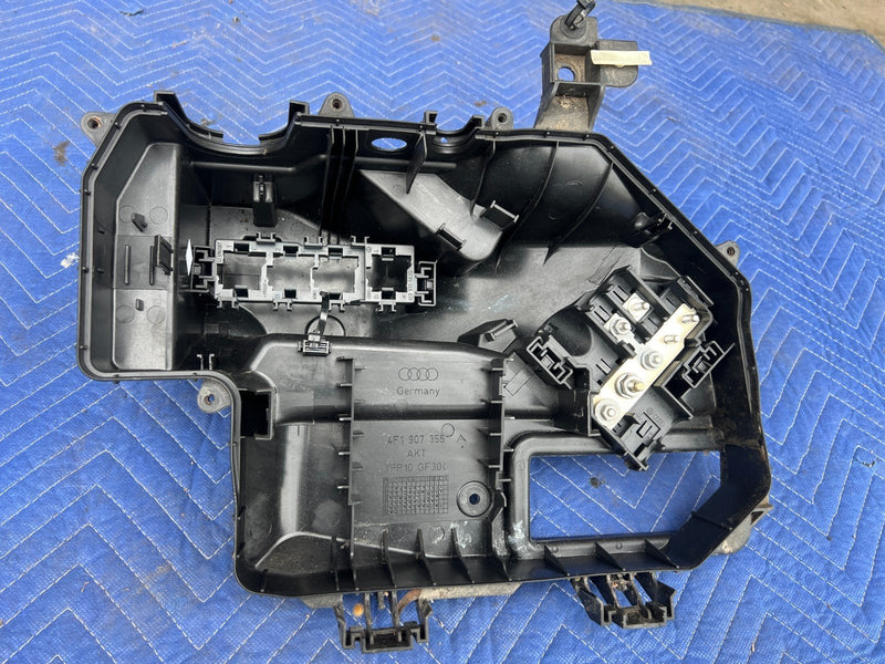 2005-2011 Audi A6 Front Engine Control Fuse Box Housing Cover OEM #3401EM
