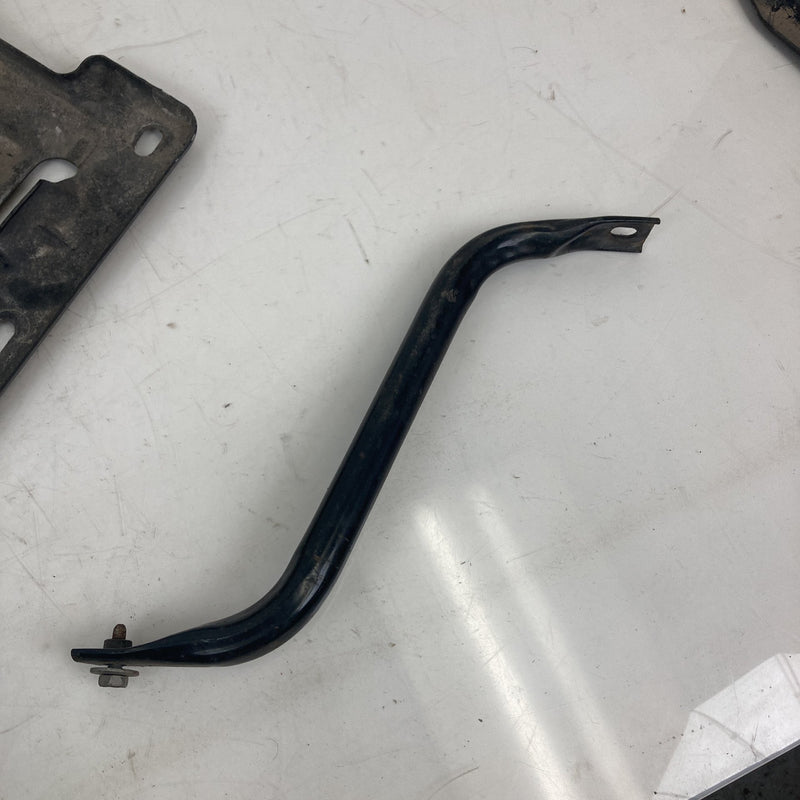 2007-14 Chevrolet Silverado GMC 1500 2500 3500 Battery Tray 15872637 OEM #5607M