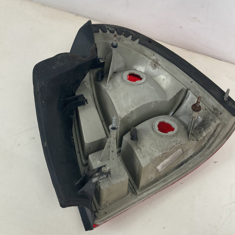 2002-2005 Lincoln Town Car Signature Tail Light Left WIX13B505A OEM #5137M