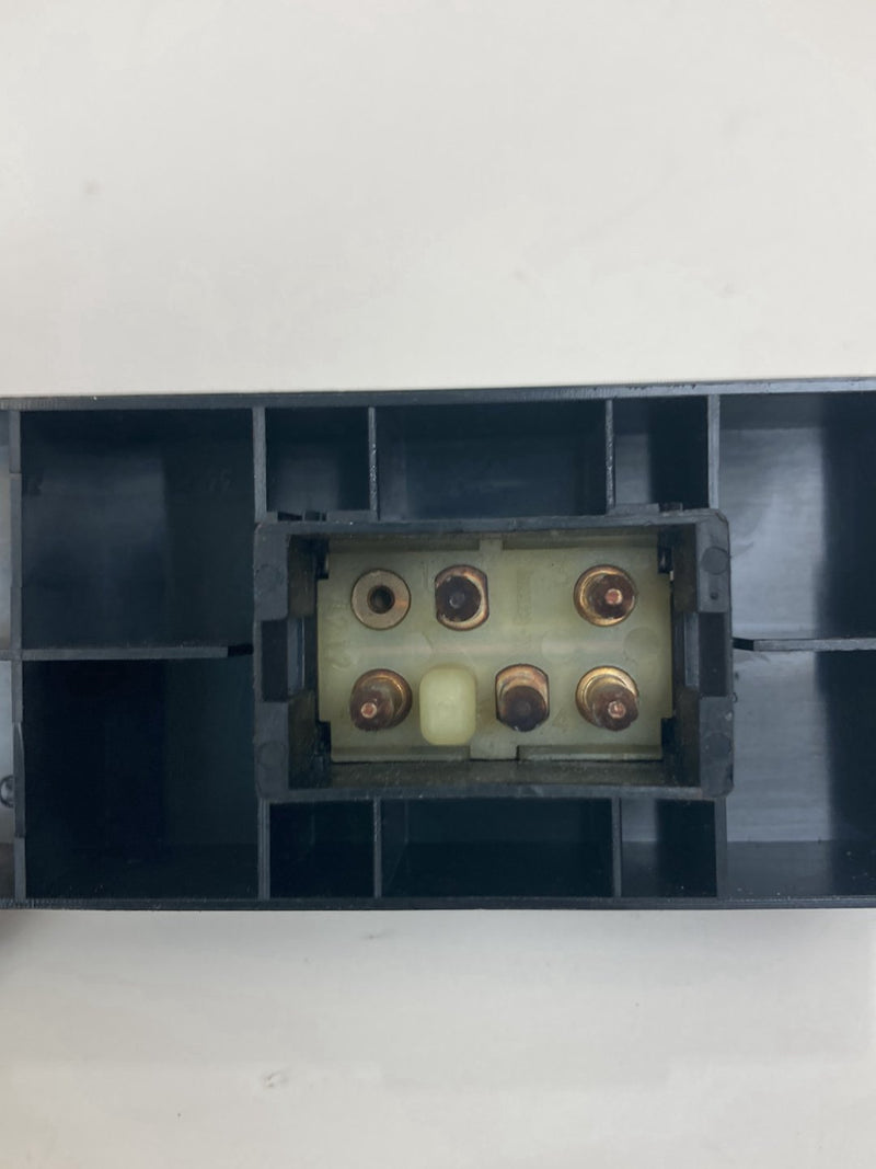 1992 Volvo 940 944 - Window Switch PN: 1362360 03838652